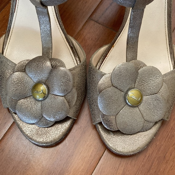 Coach Poppy 3.5 inch heels Sandal Gold - Picture 12 of 12